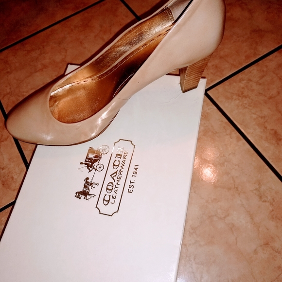 Authentic Coach Sheri Patent Leather Nude Heels - Picture 7 of 16